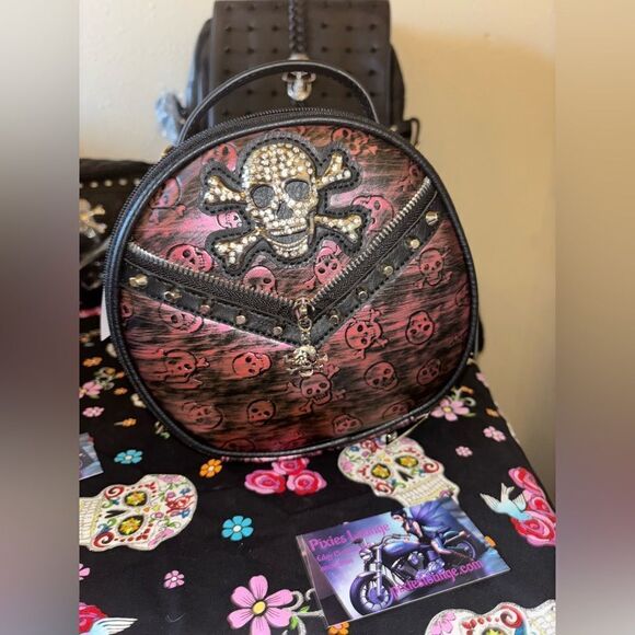 Rebels Ride Skull Crossbody Oval Bag - Picture 3 of 8